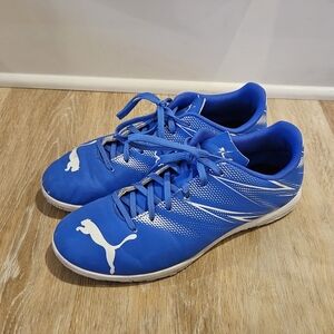 Mens size 7.5 puma indoor soccer shoes futsal shoes turf shoes blue/white.